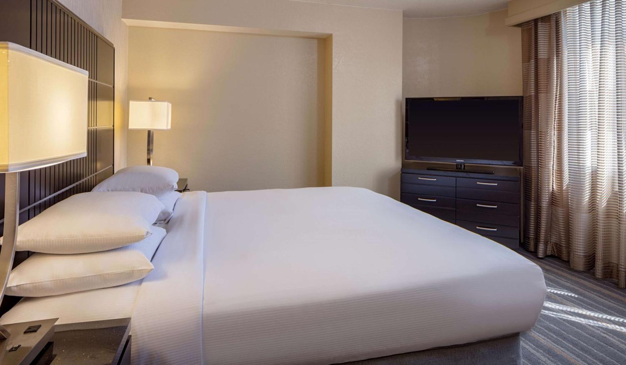 Doubletree Suites By Hilton Minneapolis Downtown Εξωτερικό φωτογραφία