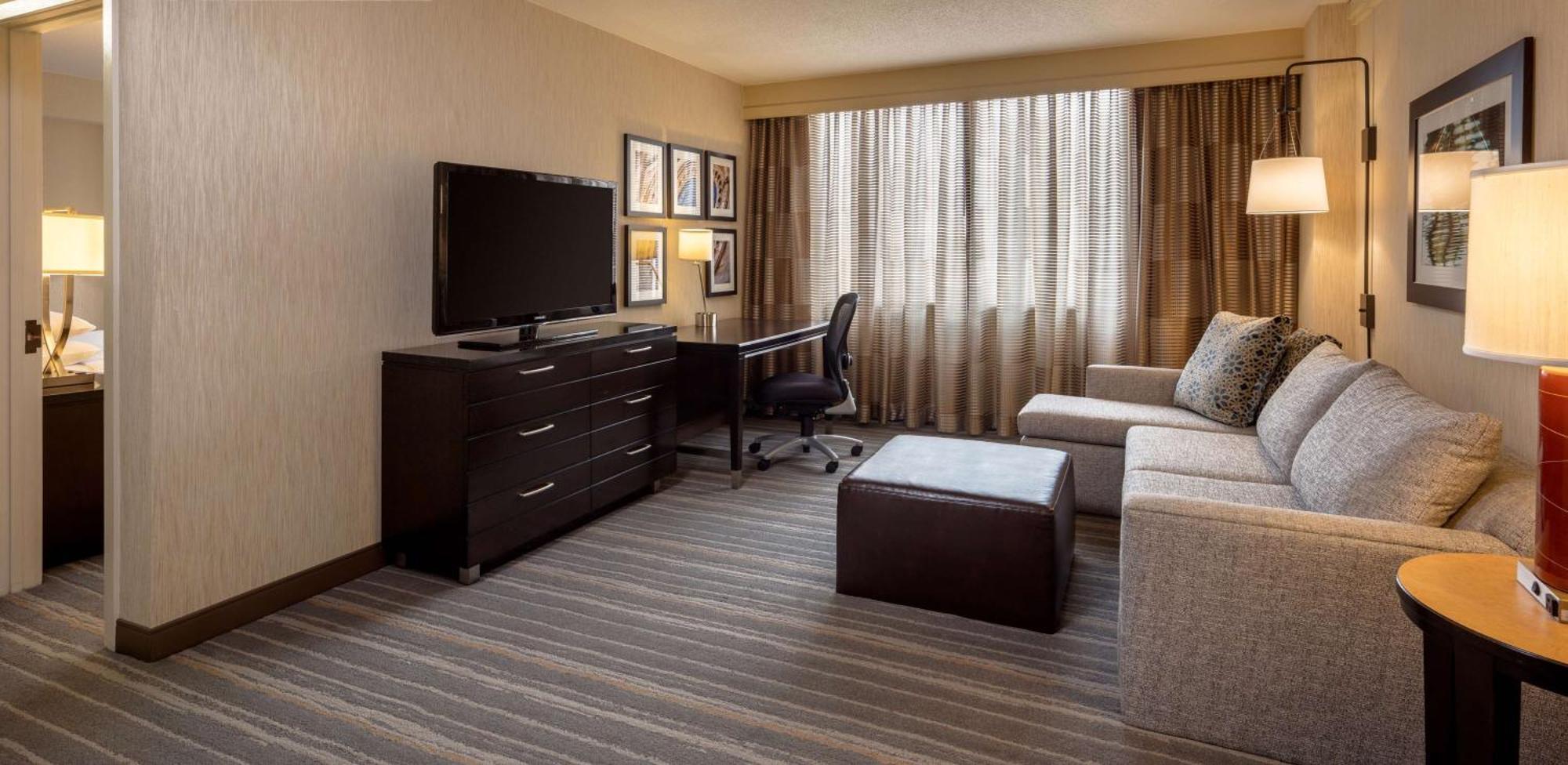 Doubletree Suites By Hilton Minneapolis Downtown Εξωτερικό φωτογραφία