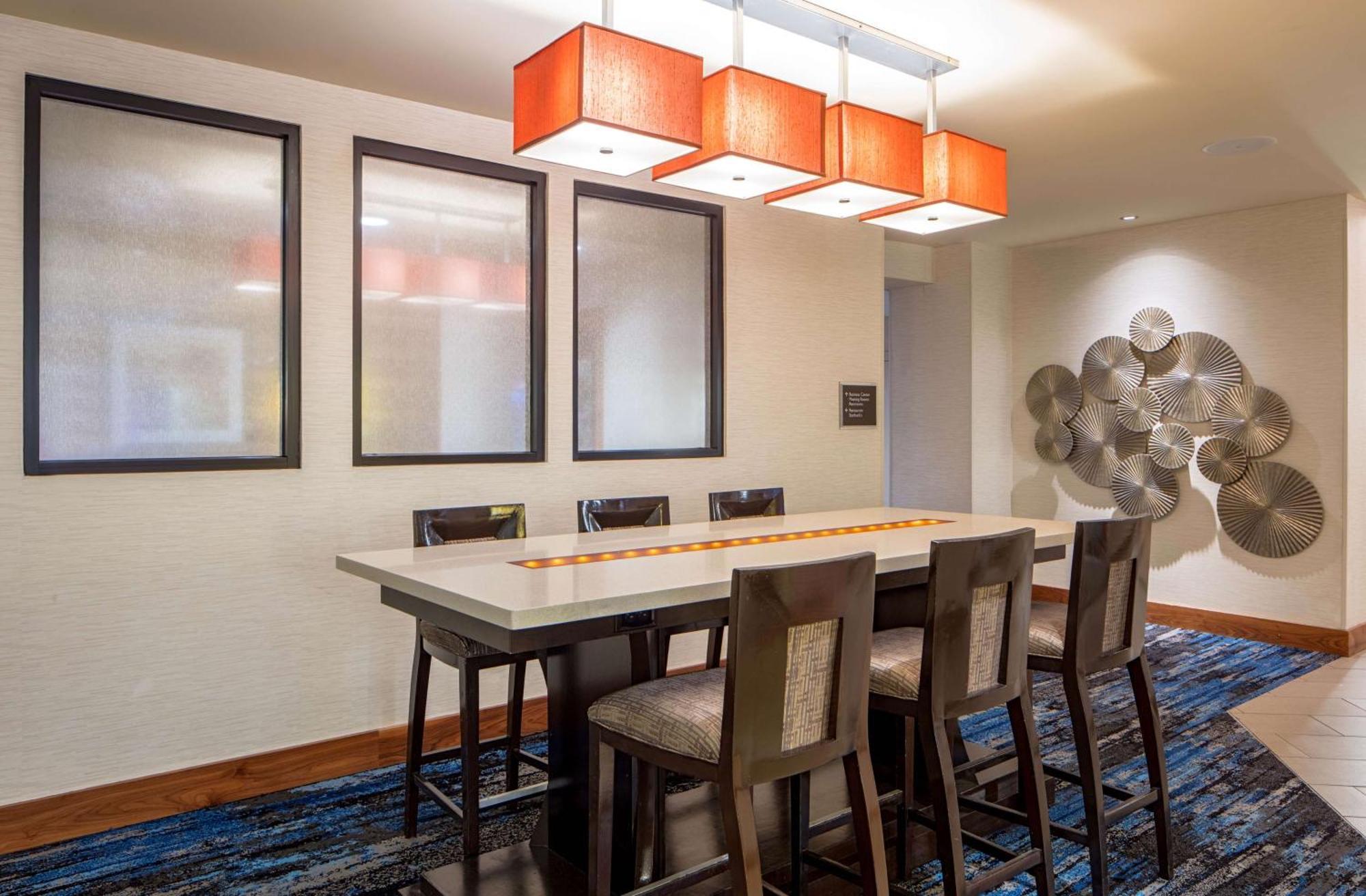 Doubletree Suites By Hilton Minneapolis Downtown Εξωτερικό φωτογραφία