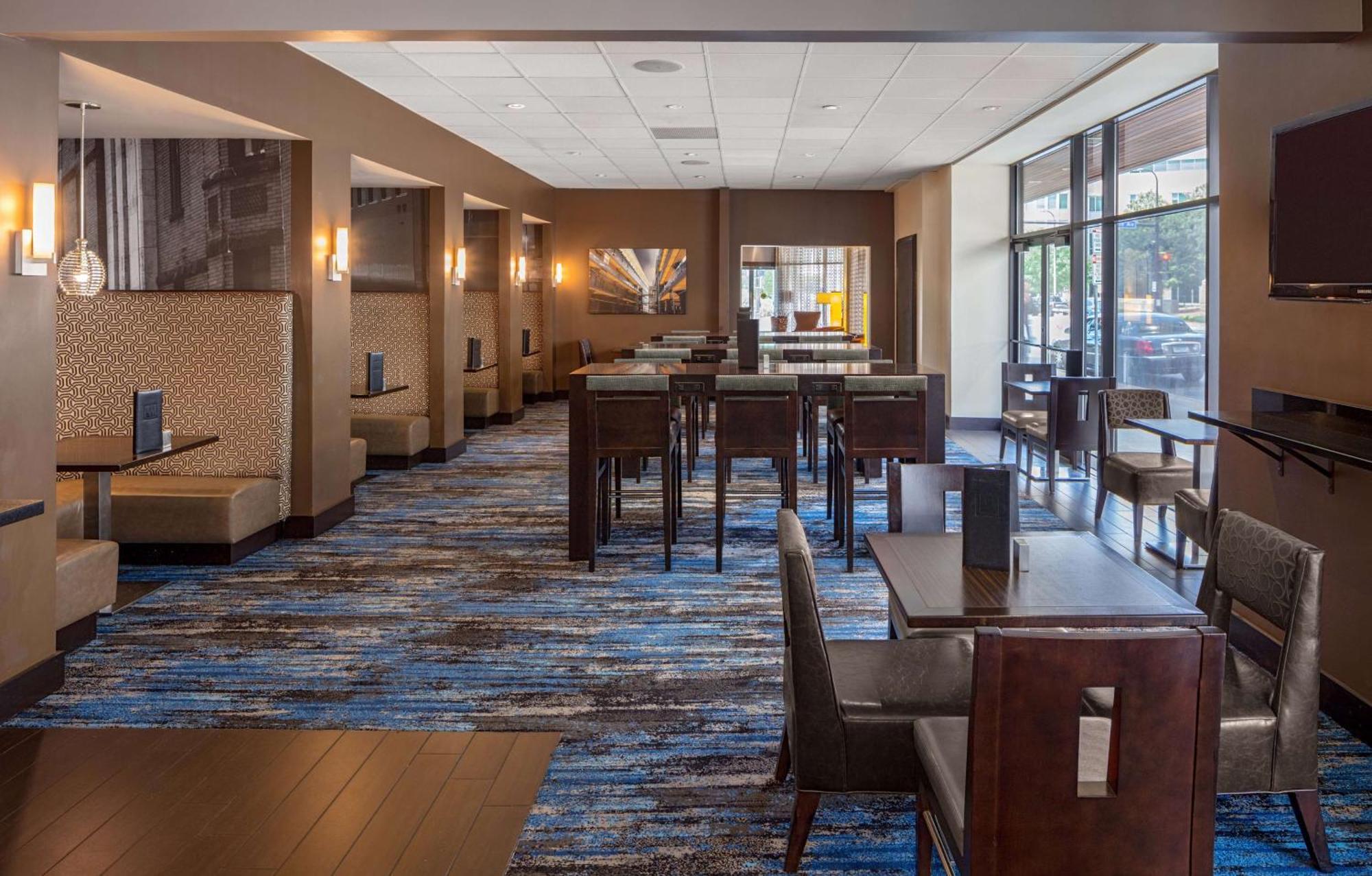 Doubletree Suites By Hilton Minneapolis Downtown Εξωτερικό φωτογραφία