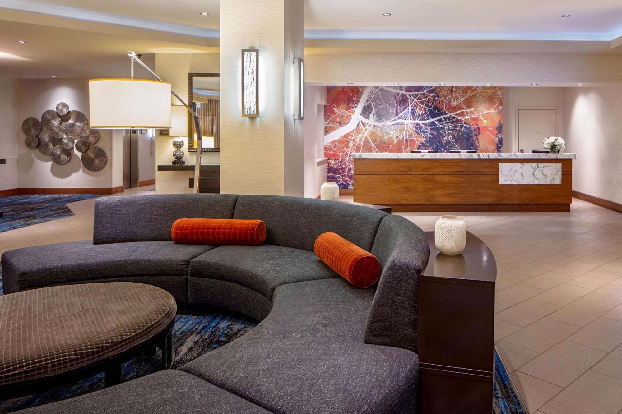 Doubletree Suites By Hilton Minneapolis Downtown Εξωτερικό φωτογραφία