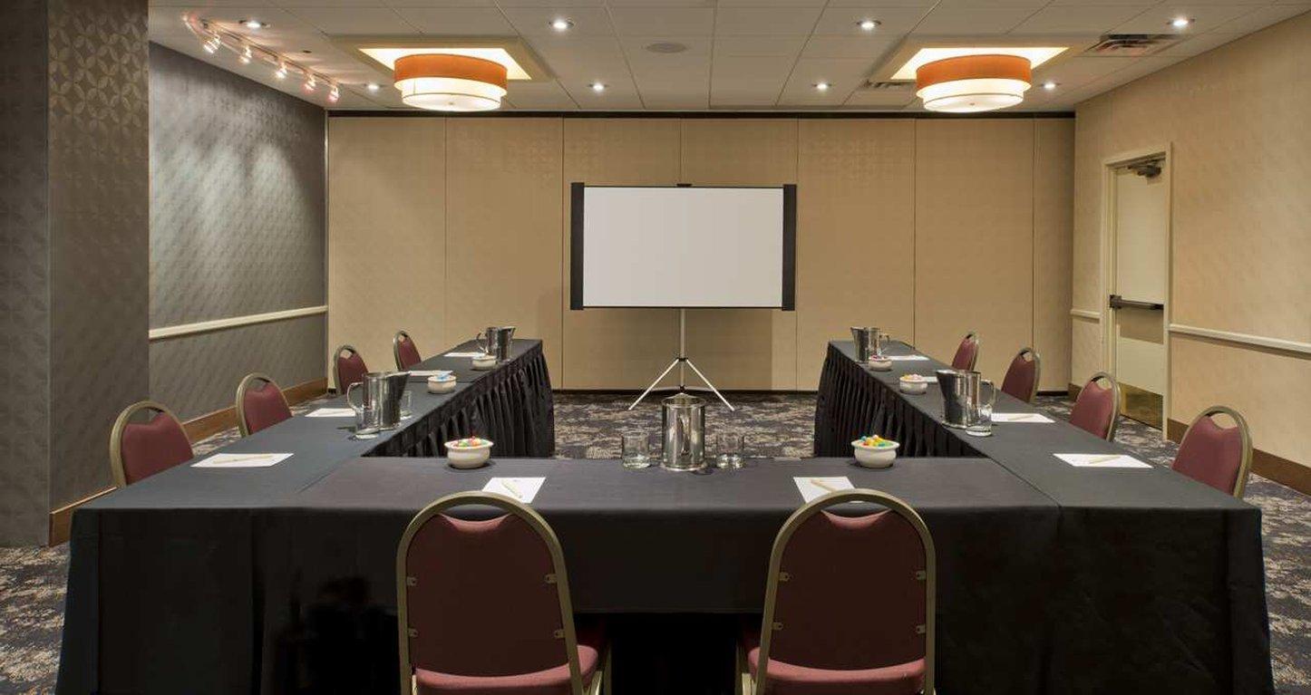 Doubletree Suites By Hilton Minneapolis Downtown Εξωτερικό φωτογραφία