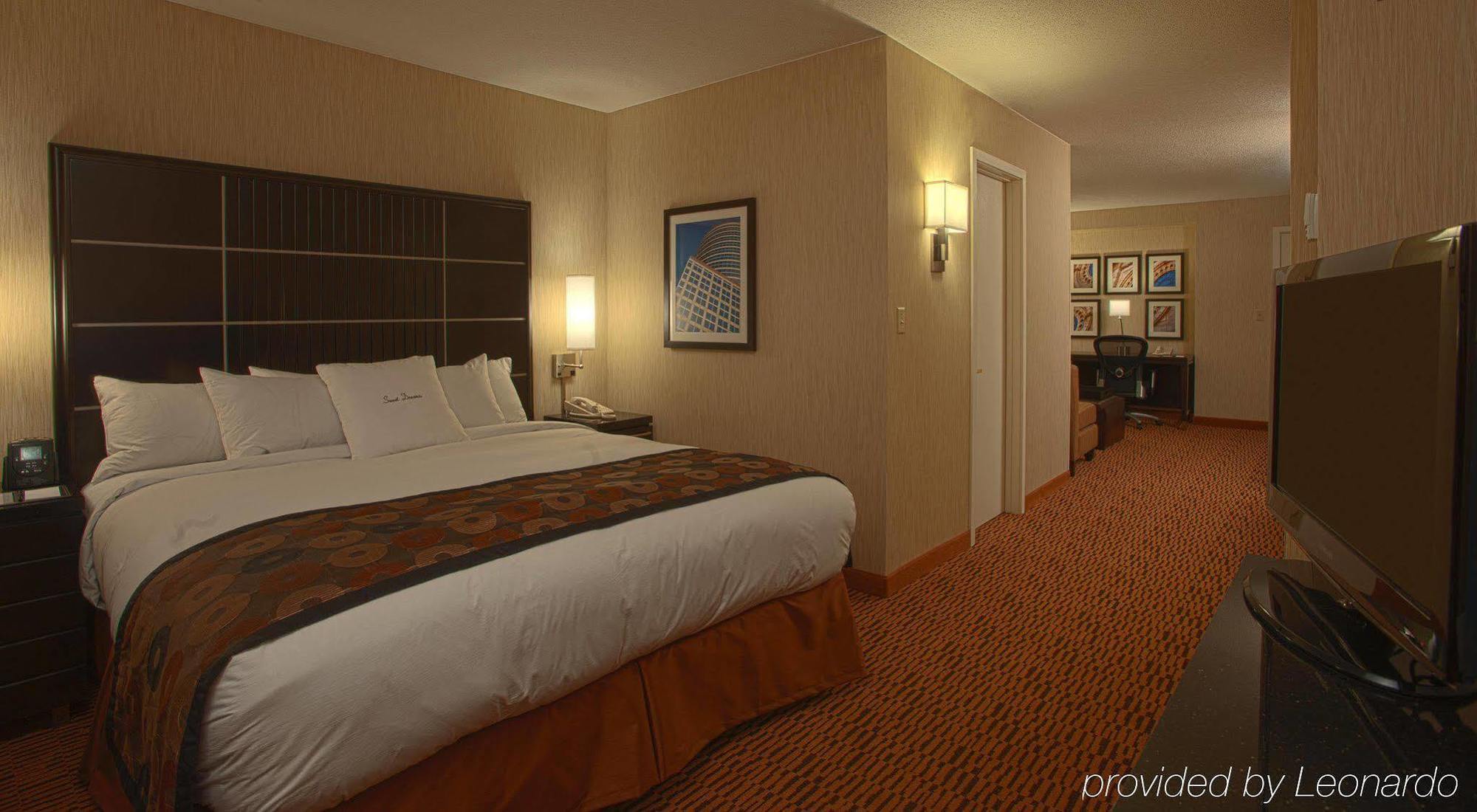 Doubletree Suites By Hilton Minneapolis Downtown Εξωτερικό φωτογραφία