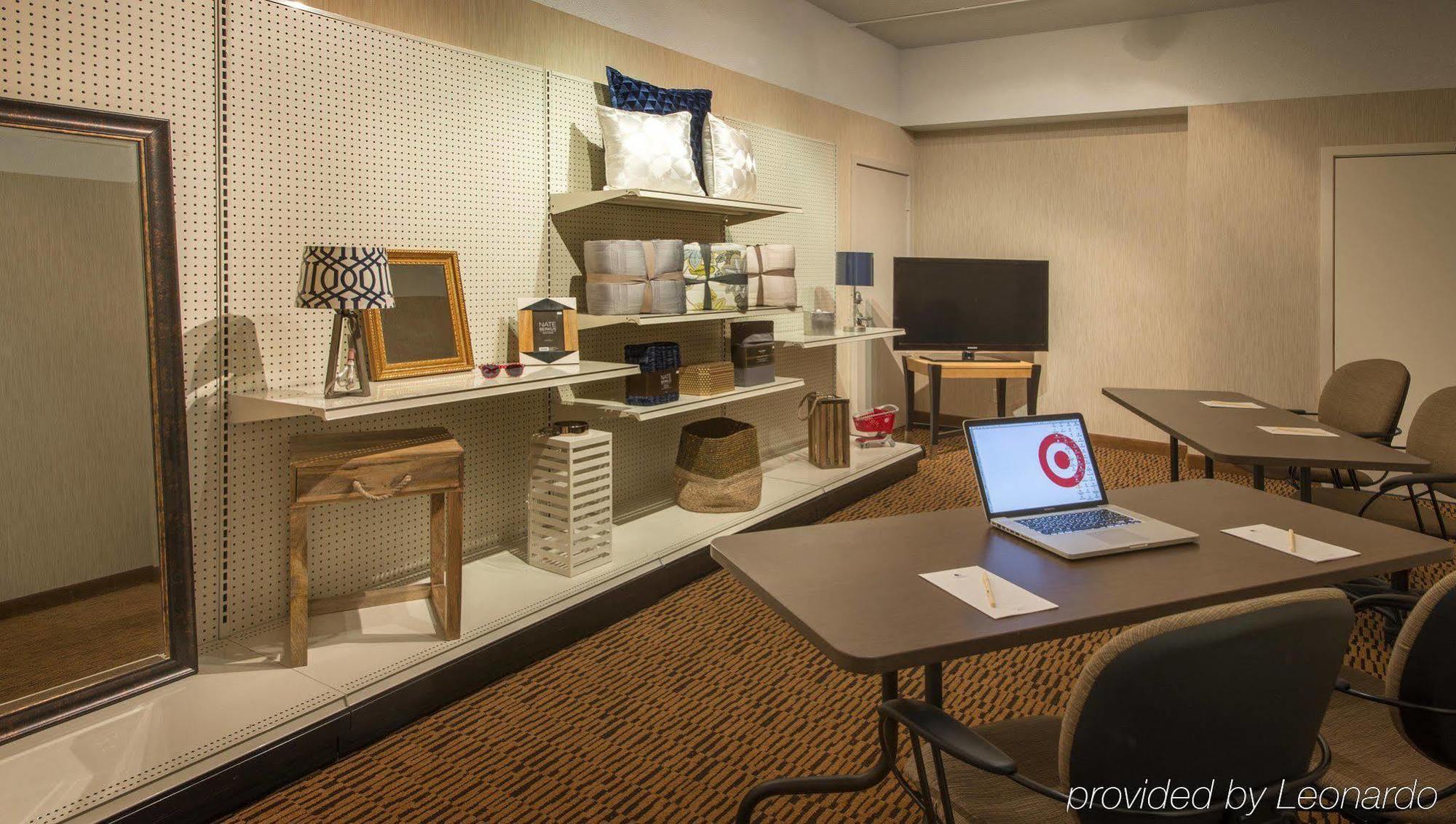 Doubletree Suites By Hilton Minneapolis Downtown Εξωτερικό φωτογραφία